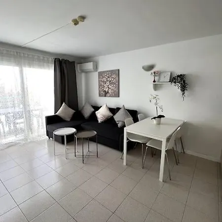 Lola - Cosy & 1 Bedroom *