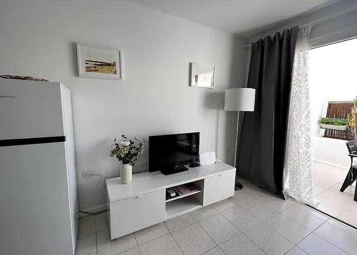 Apartment Lola - Cosy & 1 Bedroom Tias